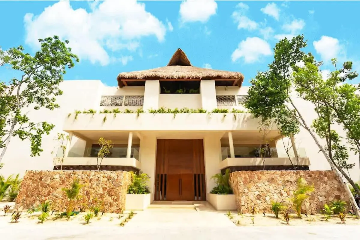 Stunning 2 Bedroom Apartment At Condo With Best Tulum Infinity And Jacuzzi By Waves Management Holiday home